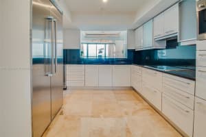 1331 Brickell Bay Dr #1402, Miami, FL 33131, Sold 12/08/21