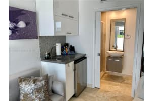 #6070, Harbour House, 10275 Collins Ave, Bal Harbour, FL 33154, Sold 12/17/21