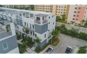 9171 NW 33rd St, Doral, FL 33172, Sold 12/28/21