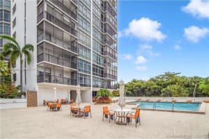 3375 N Country Club Dr, Miami, FL 33180, Sold 12/09/21