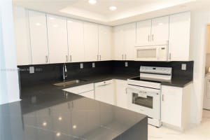 9805 NW 52nd St, Doral, FL 33178, Sold 04/11/22