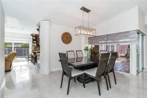 6264 NW 201st Ln, Hialeah, FL 33015, Sold 12/10/21