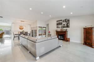 6264 NW 201st Ln, Hialeah, FL 33015, Sold 12/10/21
