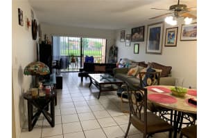 10145 NW 9th St Cir, Miami, FL 33172, Sold 01/20/22