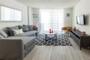 345 Ocean Dr, Miami Beach, FL 33139, Sold 06/01/22