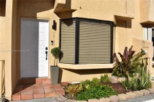 10193 SW 77th Ct, Miami, FL 33156, Sold 12/01/21