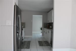 19050 NW 78th Pl, Hialeah, FL 33015, Sold 12/23/21