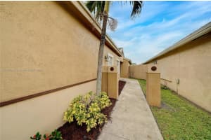 367 E Riverbend Dr, Sunrise, FL 33326, Sold 01/07/22