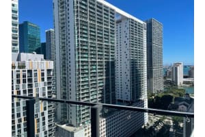 68 SE 6th St, Miami, FL 33131, Sold 05/16/22