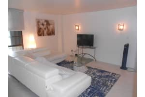 3475 N Country Club Dr, Miami, FL 33180, Sold 04/18/22