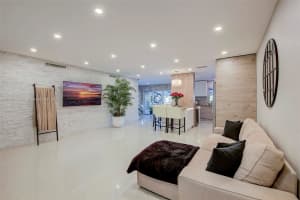 15904 Kilmarnock Dr, Miami Lakes, FL 33014, Sold 01/31/22