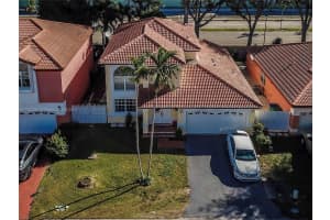 19621 NW 82nd Ct, Hialeah, FL 33015, Sold 04/15/22