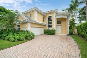 31 Grand Bay Estates Cir, Key Biscayne, FL 33149, Sold 07/14/22