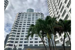 825 Brickell Bay Dr, Miami, FL 33131, Sold 01/20/22