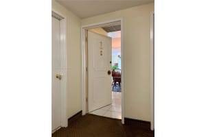 825 Brickell Bay Dr, Miami, FL 33131, Sold 01/20/22
