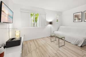 1560 Meridian Ave, Miami Beach, FL 33139, Sold 04/12/22
