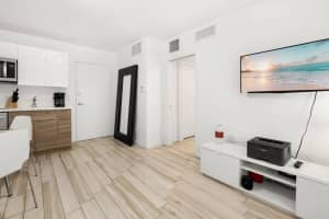 1560 Meridian Ave, Miami Beach, FL 33139, Sold 04/12/22