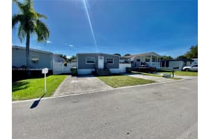 13350 SW 8th St, Davie, FL 33325, Sold 01/19/22