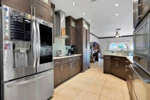 642 SE 31st Ave, Homestead, FL 33033, Sold 01/22/22