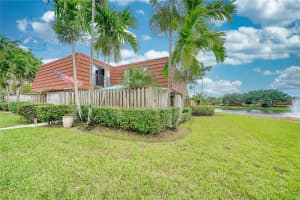 9954 NW 6th Pl, Plantation, FL 33324, Sold 12/20/21