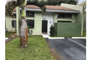 2840 S Oakland Forest Dr, Oakland Park, FL 33309, Sold 01/18/22