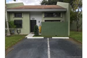 2840 S Oakland Forest Dr, Oakland Park, FL 33309, Sold 01/18/22