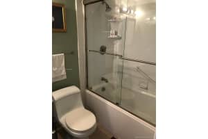 2840 S Oakland Forest Dr, Oakland Park, FL 33309, Sold 01/18/22