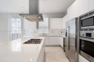 10056 NW 75th Terrace, Doral, FL 33178, Sold 01/14/22