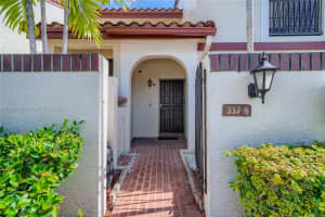 337 Ives Dairy Rd, Miami, FL 33179, Sold 01/11/22
