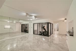 337 Ives Dairy Rd, Miami, FL 33179, Sold 01/11/22