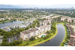 800 NE 195th St, Miami, FL 33179, Sold 04/28/22