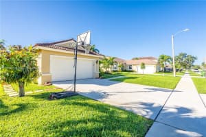 18590 NW 23rd St, Pembroke Pines, FL 33029, Sold 12/31/21
