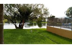 8893 Fontainebleau Blvd, Miami, FL 33172, Sold 02/18/22