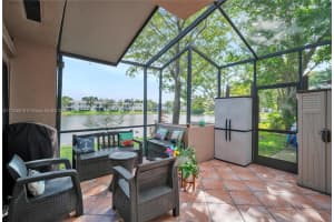 1001 NW 122nd Terrace, Pembroke Pines, FL 33026, Sold 01/03/22