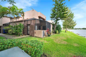 1001 NW 122nd Terrace, Pembroke Pines, FL 33026, Sold 01/03/22
