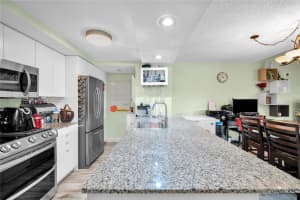 1001 NW 122nd Terrace, Pembroke Pines, FL 33026, Sold 01/03/22