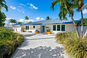 2711 NE 57th Ct, Fort Lauderdale, FL 33308, Sold 02/01/22