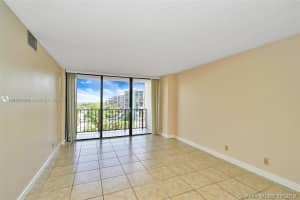 200 Leslie Dr, Hallandale Beach, FL 33009, Sold 01/11/22