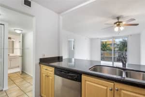 401 Ocean Dr, Miami Beach, FL 33139, Sold 05/24/22