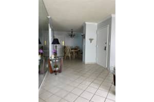 2625 Collins Ave, Miami, FL 33140, Sold 12/28/21