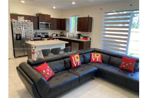 2447 SE 10th St, Homestead, FL 33035, Sold 04/28/22