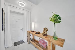 140 Meridian Ave APT 343, Miami Beach, FL 33139, Sold 04/20/22