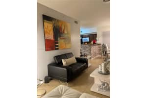 7950 N Nob Hill Rd, Tamarac, FL 33321, Sold 01/07/22