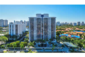 3600 Yacht Club Dr, Aventura, FL 33180, Sold 02/10/22