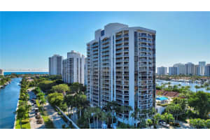 3600 Yacht Club Dr, Aventura, FL 33180, Sold 02/10/22