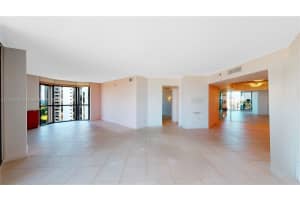 3600 Yacht Club Dr, Aventura, FL 33180, Sold 02/10/22