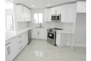 8125 Crespi Blvd APT 4, Miami Beach, FL 33141, Sold 02/23/22