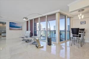 3370 NE 190th St, Miami, FL 33180, Sold 01/21/22