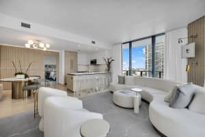 88 SW 7th St, Miami, FL 33130, Sold 01/20/22