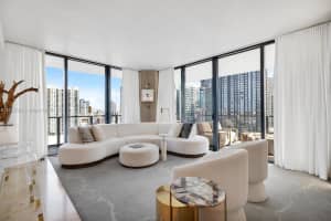 88 SW 7th St, Miami, FL 33130, Sold 01/20/22